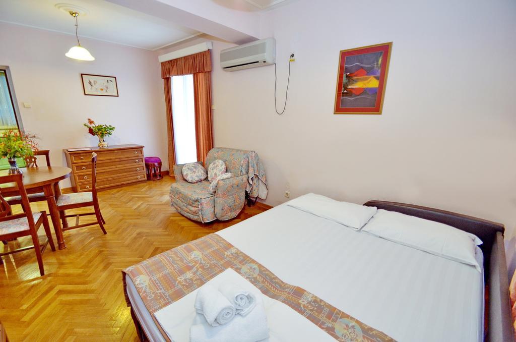 Villa Velzon Guesthouse Budva Quarto foto
